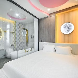 Superior King Suite